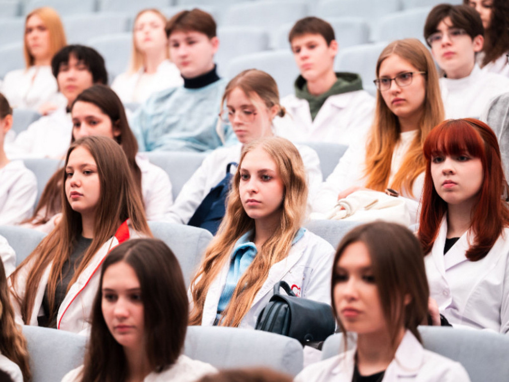 Уважаемые выпускники школ, гимназии и лицея! 